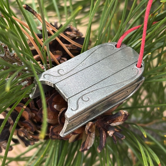 Danforth Victorian Pewter Sled 2003 Annual
Ornament Vintage - Picture 16 of 16